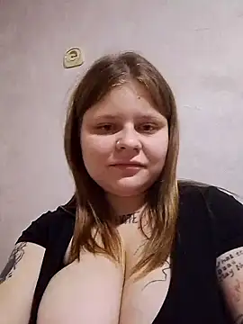 Snapshot of Alice_bright chatting on 09-20-25, 01:01 Alice bright online show from 09-20-25, 01:01