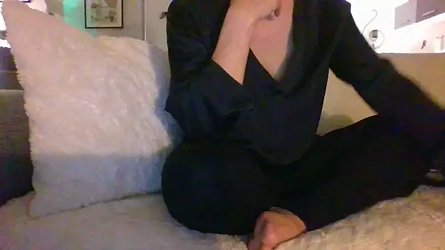 Valentinette online show from 12-13-25, 08:36