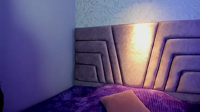 elaia muller  online show from 11-12-25, 04:24