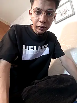 Snapshot of dads_rider chatting on 12-16-25, 08:25 dads rider online show from 12-16-25, 08:25