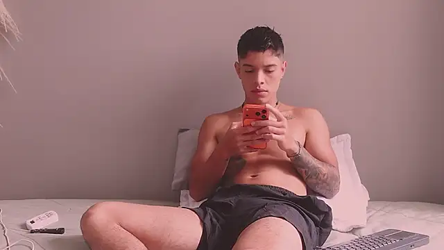 Snapshot of ErosKhaos chatting on 01-16-26, 06:56 ErosKhaos online show from 01-16-26, 06:56