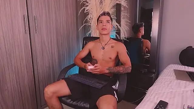 Snapshot of ErosKhaos chatting on 03-24-26, 04:23 ErosKhaos online show from 03-24-26, 04:23