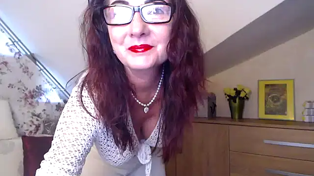 Snapshot of Kathylovexxx chatting on 06-30-26, 03:29 Kathylovexxx online show from 06-30-26, 03:29