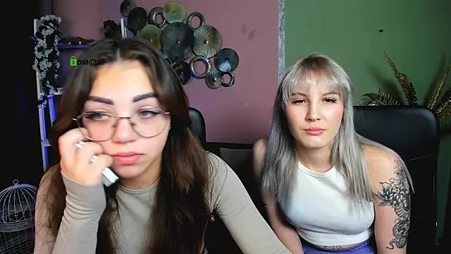 kiki swan online show from 12-04-25, 06:44