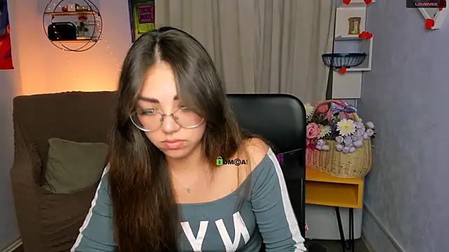 kiki swan online show from 06-25-26, 07:18