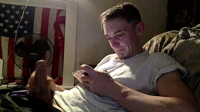 Snapshot of Ilovepussy1911 chatting on 02-20-26, 12:05 Ilovepussy1911 online show from 02-20-26, 12:05