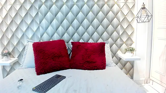 Snapshot of Hanna_Kupper chatting on 03-11-25, 10:20 Hanna Kupper online show from 03-11-25, 10:20