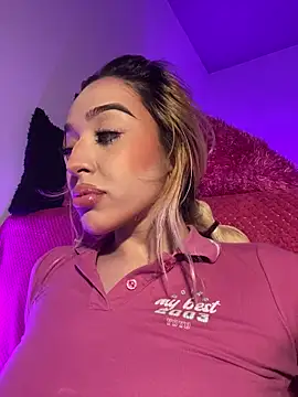 Snapshot of Amorkiss_ chatting on 01-16-26, 04:27 Amorkiss online show from 01-16-26, 04:27