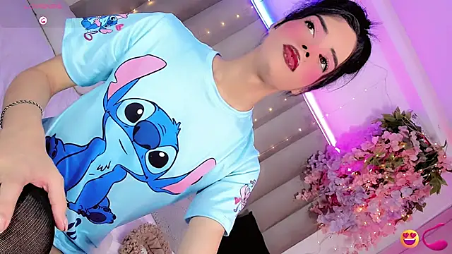 Snapshot of Nina_Keyli chatting on 07-13-26, 10:45 Nina Keyli online show from 07-13-26, 10:45