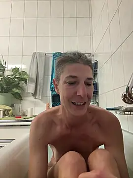 Snapshot of HerrundFrau-M chatting on 03-13-25, 08:37 HerrundFrau-M online show from 03-13-25, 08:37