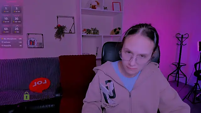 Snapshot of mona_cloud chatting on 10-12-25, 11:37 mona cloud online show from 10-12-25, 11:37