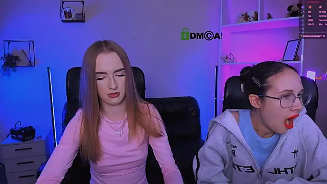 Snapshot of mona_cloud chatting on 11-06-25, 08:10 mona cloud online show from 11-06-25, 08:10