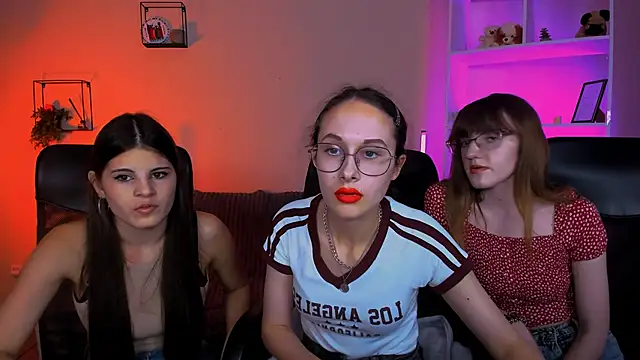 Snapshot of mona_cloud chatting on 11-11-25, 08:42 mona cloud online show from 11-11-25, 08:42