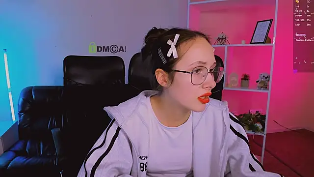 Snapshot of mona_cloud chatting on 11-27-25, 01:51 mona cloud online show from 11-27-25, 01:51