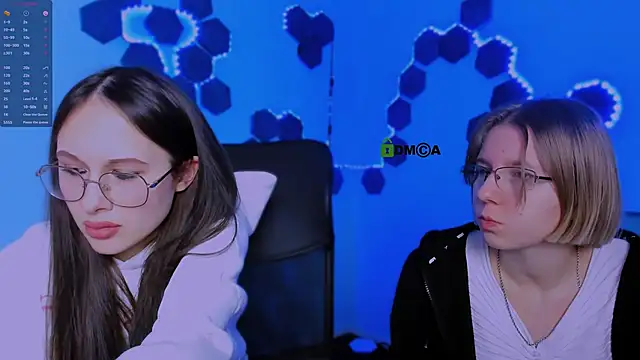 Snapshot of mona_cloud chatting on 12-14-25, 08:35 mona cloud online show from 12-14-25, 08:35