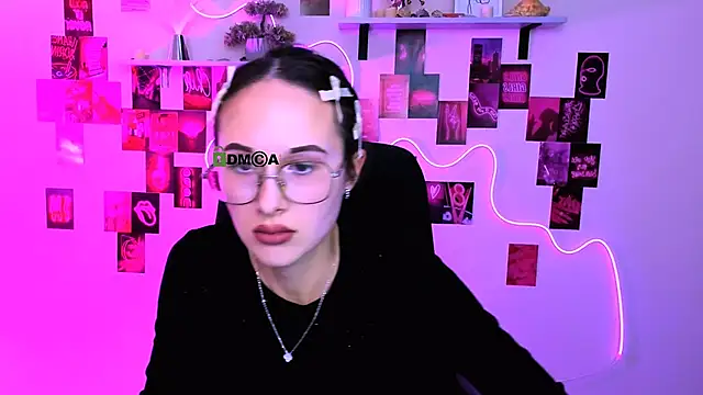 Snapshot of mona_cloud chatting on 03-04-26, 08:15 mona cloud online show from 03-04-26, 08:15