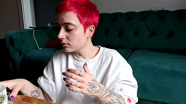 Snapshot of OllympeKaii chatting on 10-22-25, 02:28 OllympeKaii online show from 10-22-25, 02:28