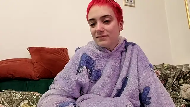 Snapshot of OllympeKaii chatting on 10-24-25, 04:31 OllympeKaii online show from 10-24-25, 04:31