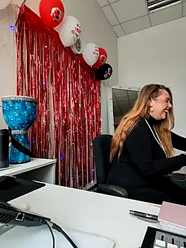 Juicy PeachLux online show from 03-12-26, 06:08