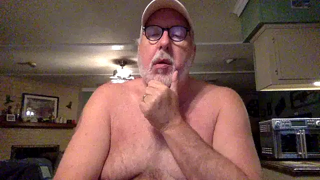 Snapshot of superbearboss chatting on 11-30-25, 05:50 superbearboss online show from 11-30-25, 05:50