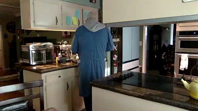 Snapshot of superbearboss chatting on 12-19-25, 03:08 superbearboss online show from 12-19-25, 03:08