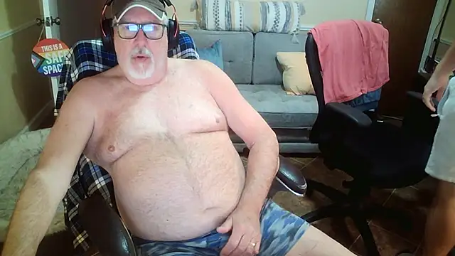 Snapshot of superbearboss chatting on 01-07-26, 04:53 superbearboss online show from 01-07-26, 04:53