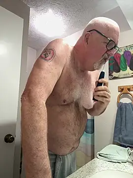 Snapshot of superbearboss chatting on 02-10-26, 02:32 superbearboss online show from 02-10-26, 02:32