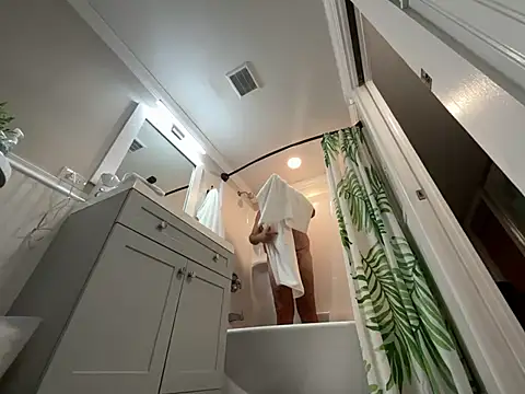 Snapshot of superbearboss chatting on 07-15-26, 04:18 superbearboss online show from 07-15-26, 04:18