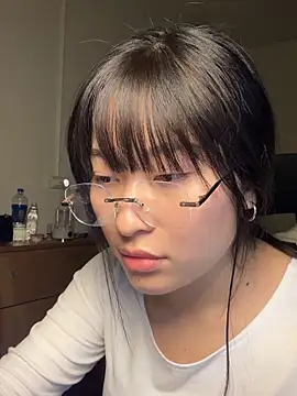 214Jun online show from 11-18-25, 05:39