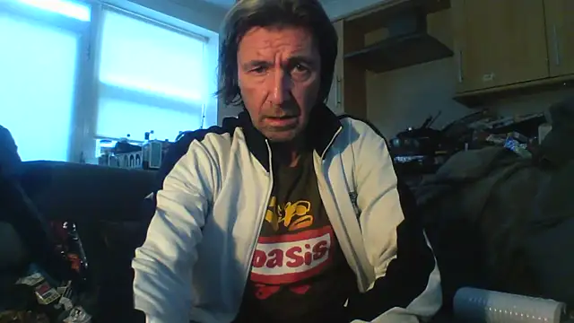 Snapshot of Grower_and_shower chatting on 11-17-25, 11:49 Grower and shower online show from 11-17-25, 11:49