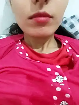 Snapshot of saraaxx1 chatting on 11-13-25, 09:19 saraaxx1 online show from 11-13-25, 09:19