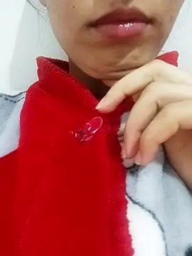 Snapshot of saraaxx1 chatting on 11-23-25, 10:48 saraaxx1 online show from 11-23-25, 10:48