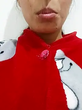 Snapshot of saraaxx1 chatting on 11-29-25, 08:28 saraaxx1 online show from 11-29-25, 08:28