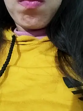 Snapshot of saraaxx1 chatting on 12-19-25, 12:28 saraaxx1 online show from 12-19-25, 12:28