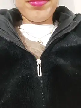 Snapshot of saraaxx1 chatting on 02-15-26, 03:53 saraaxx1 online show from 02-15-26, 03:53