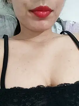 Snapshot of saraaxx1 chatting on 07-02-26, 02:56 saraaxx1 online show from 07-02-26, 02:56