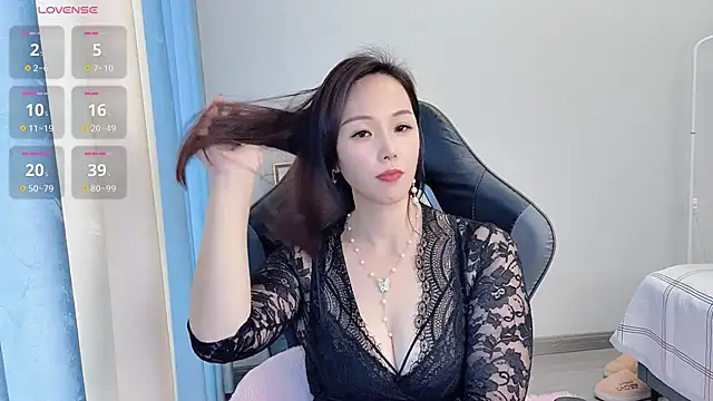 Snapshot of Dewluna chatting on 03-14-25, 03:26 Dewluna online show from 03-14-25, 03:26