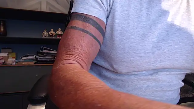 Snapshot of munichrubber chatting on 09-18-25, 03:08 munichrubber online show from 09-18-25, 03:08