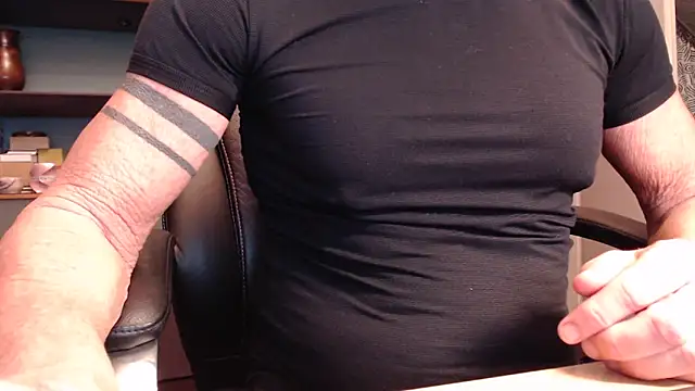 Snapshot of munichrubber chatting on 11-09-25, 04:16 munichrubber online show from 11-09-25, 04:16