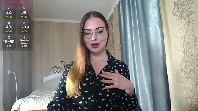 Leila Kissyu online show from 04-26-26, 09:51