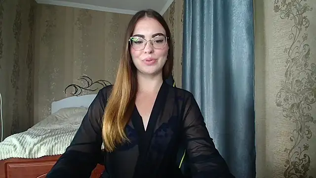 Snapshot of Leila_Kissyu chatting on 06-13-26, 02:37 Leila Kissyu online show from 06-13-26, 02:37
