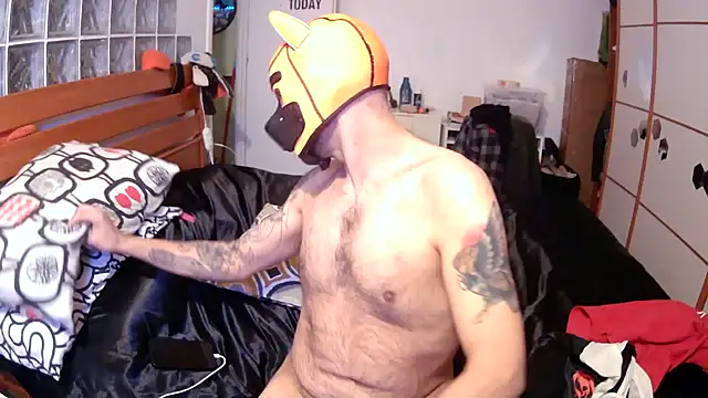 Snapshot of danix_wild_wolf chatting on 12-17-25, 01:28 danix wild wolf online show from 12-17-25, 01:28