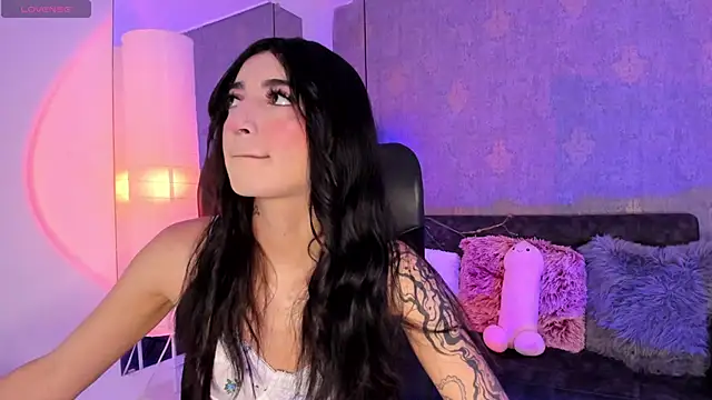 Snapshot of Hi_Soyfer chatting on 03-18-25, 01:31 Hi Soyfer online show from 03-18-25, 01:31