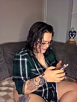 Snapshot of Saucy-Serenity chatting on 10-22-25, 07:24 Saucy-Serenity online show from 10-22-25, 07:24