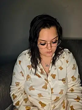 Snapshot of Saucy-Serenity chatting on 11-13-25, 08:52 Saucy-Serenity online show from 11-13-25, 08:52