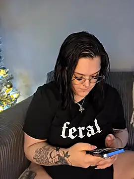 Snapshot of Saucy-Serenity chatting on 11-18-25, 08:35 Saucy-Serenity online show from 11-18-25, 08:35