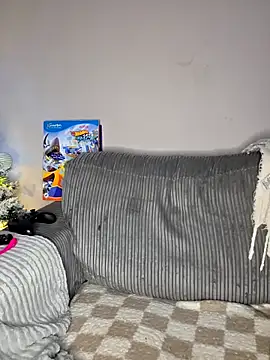 Snapshot of Saucy-Serenity chatting on 11-30-25, 09:19 Saucy-Serenity online show from 11-30-25, 09:19