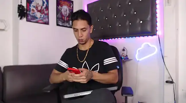 Monkey uchiha777 online show from 03-13-25, 02:44