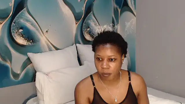 Snapshot of MystiqueTeee chatting on 10-09-25, 02:26 MystiqueTeee online show from 10-09-25, 02:26