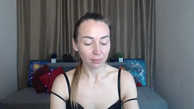 Snapshot of Kiss_julli88I chatting on 03-19-25, 05:08 Kiss julli88I online show from 03-19-25, 05:08